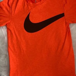 2 BOYS NIKE TSHIRTS